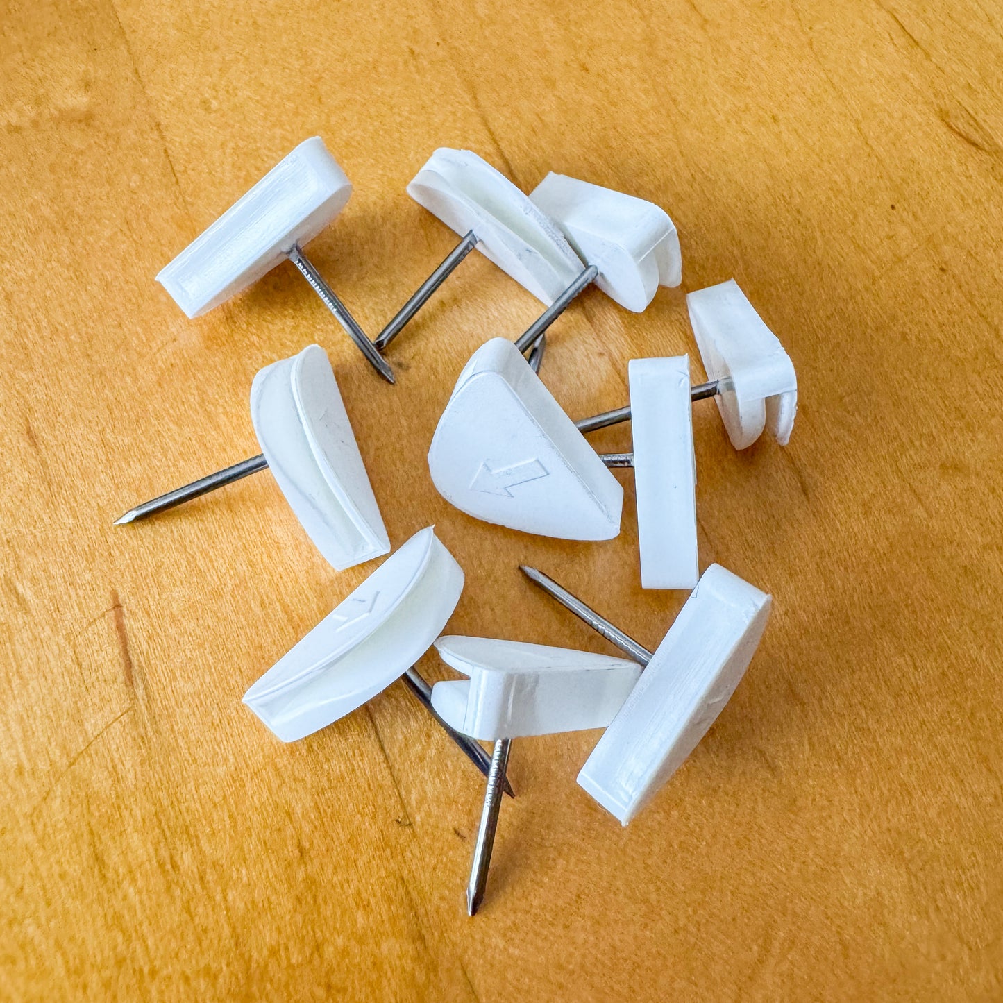 Sawtooth Push Pin Hook